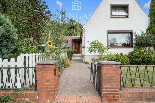 Weg zum Eingang - 4 Zimmer Mehrfamilienhaus, Wohnhaus in Ritterhude