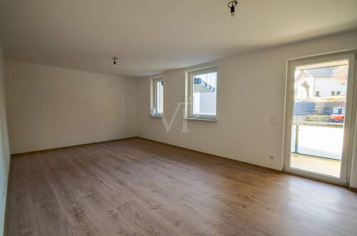 Wohnzimmer Beispiel - 4 Zimmer Etagenwohnung in Meiningen