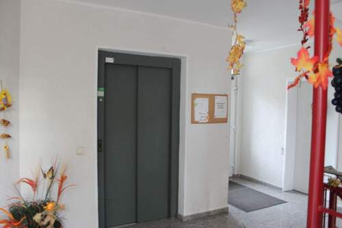 Lift - Mehrfamilienhaus, Wohnhaus mit 614,00 m&sup2; in Crimmitschau zum Kaufen