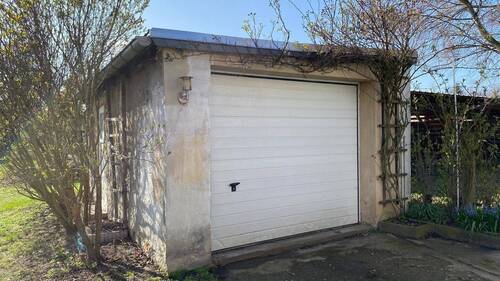 Garage mit elektr. Sektionaltor - 