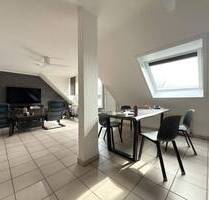 Charmante, Lichtdurchflutete Dachgeschosswohnung mit Balkon in ruhiger Lage - Oberhausen Schmachtendorf