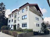 Außenansicht - Charmante 2-Zimmer-Wohnung mit Balkon und Garage