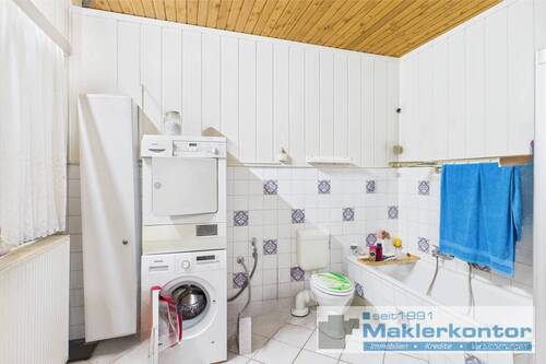 Badezimmer - 5 Zimmer Doppelhaushälfte in Faulenrost