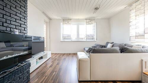 Wohnzimmer - 3 Zimmer Etagenwohnung zum Kaufen in Altensteig