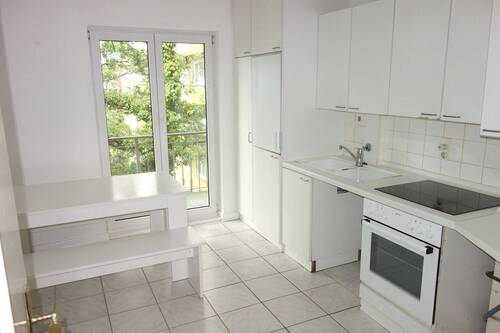 Küche mit Balkon zum Garten 6041.JPG - 