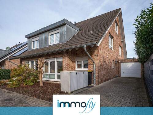 Hausansicht mit Maske - Wohnen, Entspannen, Genießen auf 132m² Wohnfläche: Doppelhaushälfte mit Garten, Sauna & Dachstudio