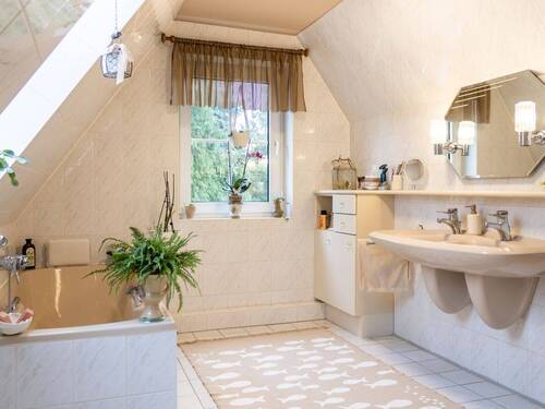 Vollbad im Dachgeschoss - 