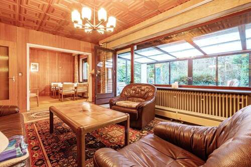 Wohnbereich und Wintergarten - 