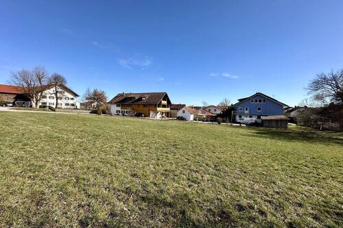 Sonniges Grundstück mit Blick nach Süden - Grundstück zum Kaufen in Finning