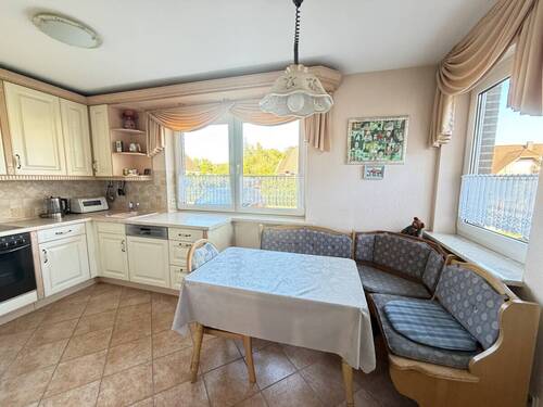 Kochen und Essen mit Ausgang zur Terrasse - 5 Zimmer Einfamilienhaus in Hage