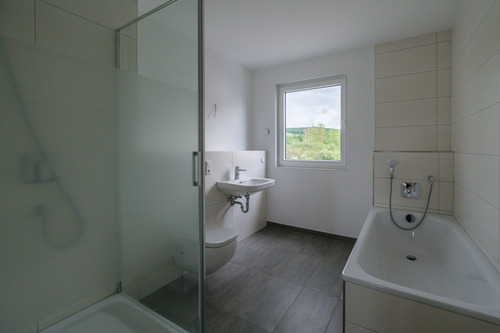 Badezimmer 1. OG - 