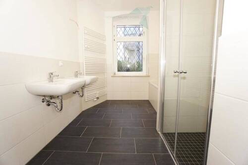 Badezimmer - Etagenwohnung mit 112,30 m² in Zwickau zur Miete