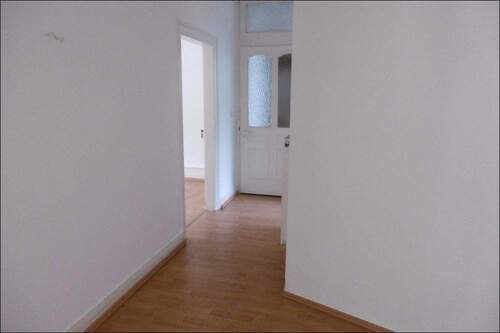 Diele Richtung Eingangstür - 