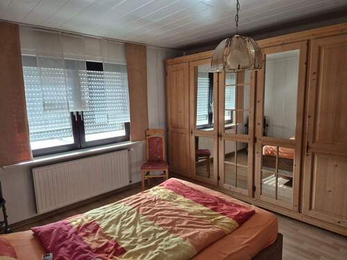 Schlafzimmer EG - 