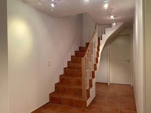 Halbgewendelte Steintreppe - 