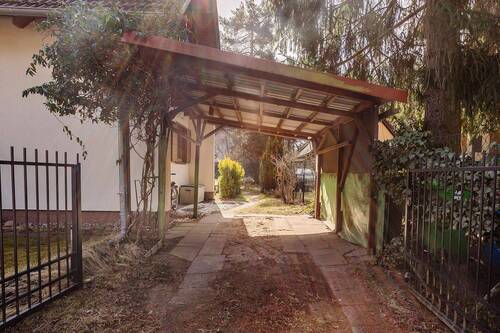 Weg zum Grundstück - 