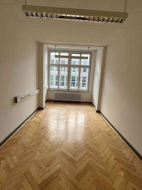 IMG_8302.jpg - Büro mit 747,40 m&sup2; in Kassel zur Miete