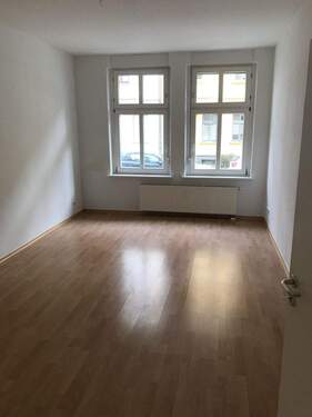 Wohnzimmer - 3 Zimmer Etagenwohnung zur Miete in Magdeburg