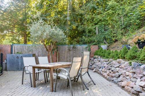 Terrasse - 7 Zimmer Mehrfamilienhaus, Wohnhaus in Kiel