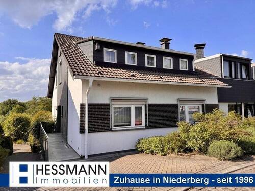 Ansicht - Ca. 8 m breite, großzügige Doppelhaushälfte mit Einliegerwohnung in ruhiger Grünlage von Neviges