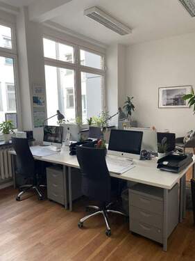 Büro - Großes, helles und ruhiges Büro mitten in der Hamburger Innenstadt - All-in-Miete