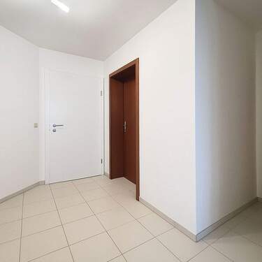 Eingangsbereich - Etagenwohnung mit 77,00 m² in Stuttgart zum Kaufen