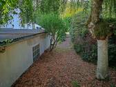 Garten neben der Garage - 