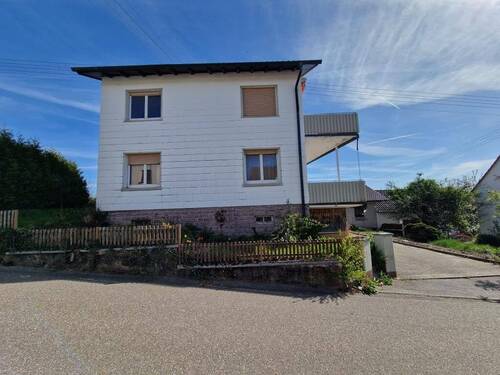 Außenansicht Wohnhaus - 5 Zimmer Einfamilienhaus zum Kaufen in Karlsbad-Ittersbach