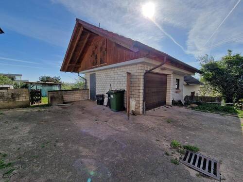 Garage - 5 Zimmer Einfamilienhaus in Karlsbad-Ittersbach