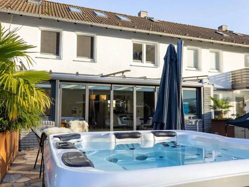 Whirlpool - Familiengerechtes Traumhaus in ruhiger Waldrandlage in Altenholz