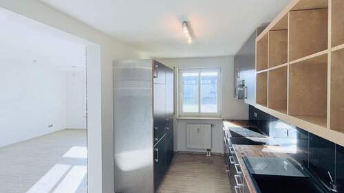 Einbauküche /Offenes Wohngefühl - Etagenwohnung mit 74,50 m&sup2; in Roth zum Kaufen