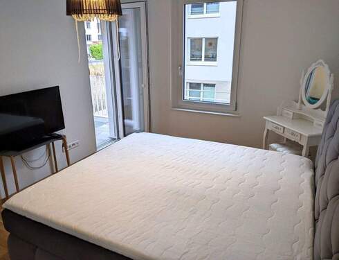 Schlafzimmer mit Balkon - 