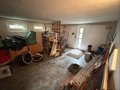 Kellereingang mit Abstellraum bzw. Waschküche - 