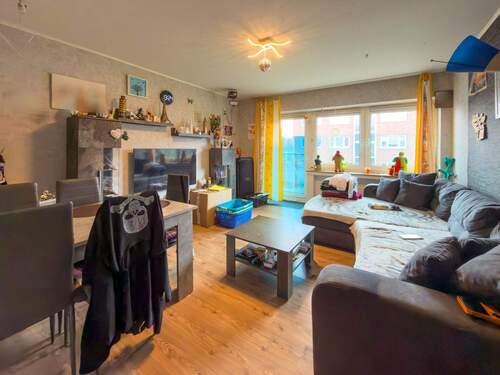 Wohnzimmer - 4 Zimmer Etagenwohnung zum Kaufen in Übach-Palenberg