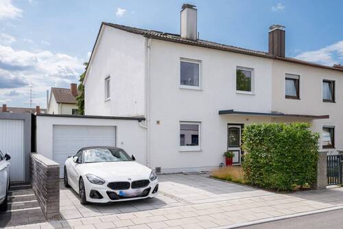 Aussenansicht - 4 Zimmer Doppelhaushälfte zum Kaufen in Aschheim