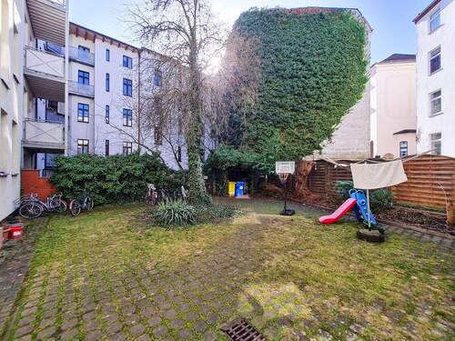 gepflegter Innenhof - 