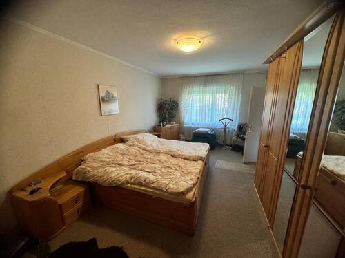Schlafzimmer (EG)17 - 