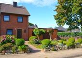Außenansicht - Gepflegtes Reihenendhaus mit Garage in bevorzugter Lage von Heide