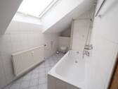 Bad mit Wanne - 