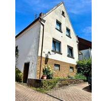 Eppelborn-OT: freist. Einfam.-Haus mit gr. Garage