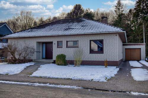 Vorderansicht - 3 Zimmer Bungalow zum Kaufen in Schiffdorf