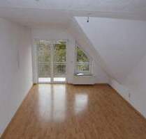 Schöne 4-Zimmer-Dachgeschosswohnung über 2 Etagen mit Balkon in schöner und ruhiger Wohnlage von Rudolstadt zu vermieten