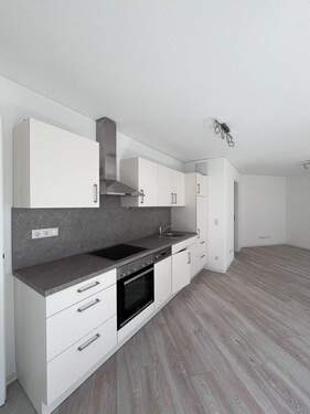 Marken-Einbauküche - 2 Zimmer Etagenwohnung in Nürnberg