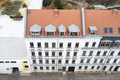 Gebäudeansicht - ALTBAUFLAIR ÜBER DEN DÄCHERN LEIPZIGS Dachgeschosswohnung mit 2 Zimmern, Balkon und Galerie