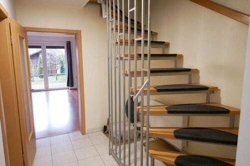 Diele mit Treppe ins OG.JPG - 