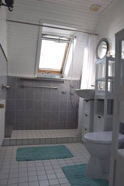 Duschbad mit Fenster OG - 