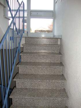 Treppe Zugang Wohnung - 