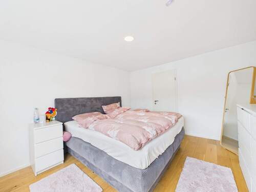 Blick zum Ankleidezimmer - 