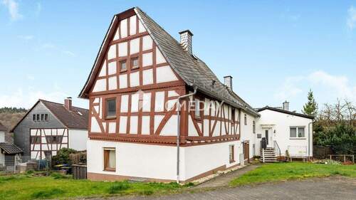 Außenansicht 2 - 1 Zimmer Mehrfamilienhaus, Wohnhaus in Waldsolms