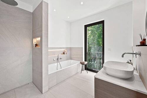 Komfort in allen Bädern - 